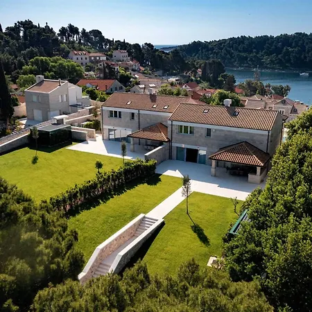 Holiday home Incredibly Luxurious With Panoramic Pool *