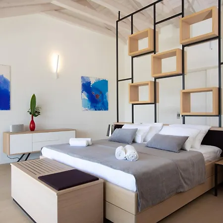Incredibly Luxurious With Panoramic Pool * קאבטאט