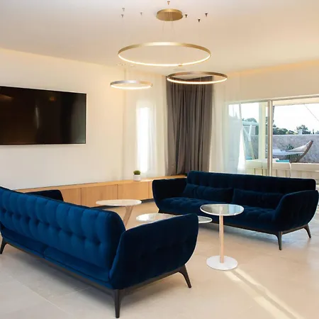 בית נופש Incredibly Luxurious With Panoramic Pool