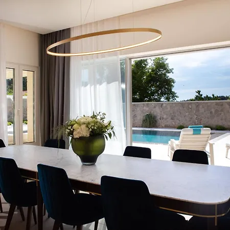 Incredibly Luxurious With Panoramic Pool Feriehus *